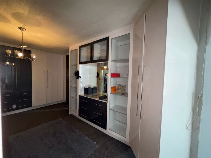5 Bedroom Property for Sale in Zinniaville North West